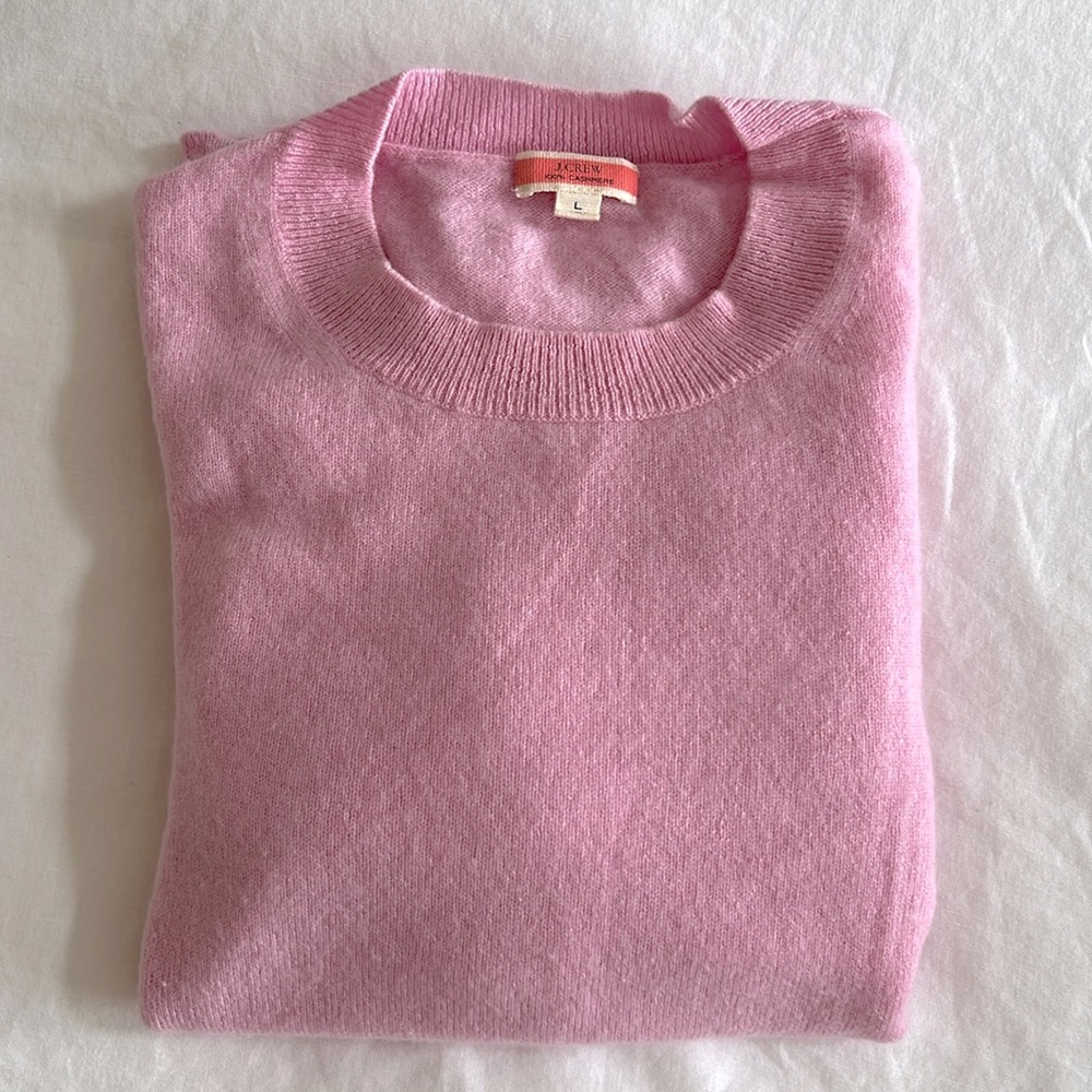 J Crew classic fit cashmere crew neck. Gently worn a handful of times. EUC